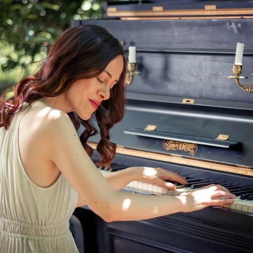 María Del Mar Poyatos, Música Y Poesía